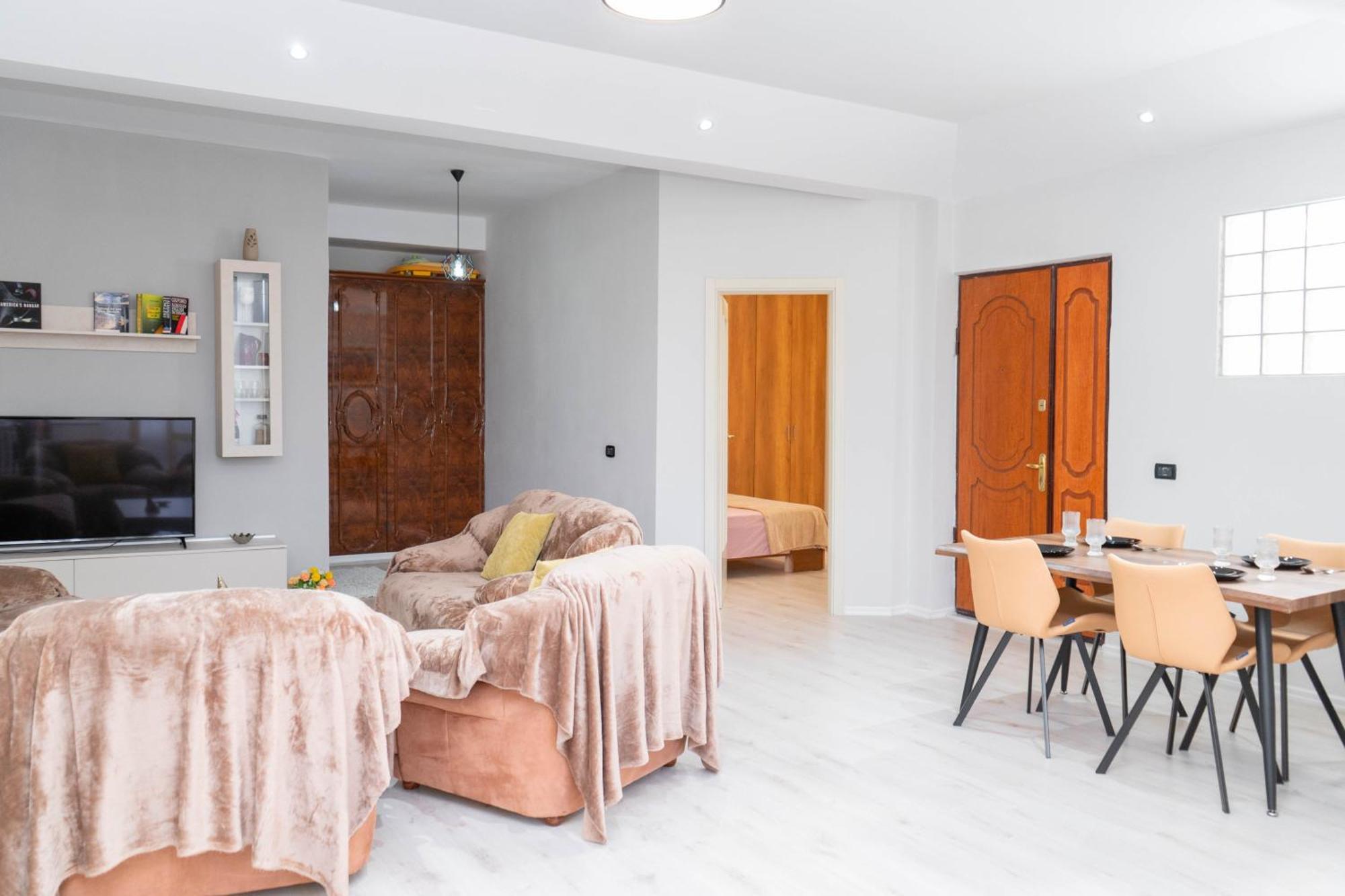 The Urban Nest Apartament Wlora